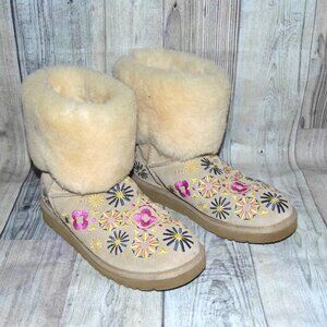 UGG Cuffed Embroidered Sand Suede/Sheepskin Boots Womens Size 7
